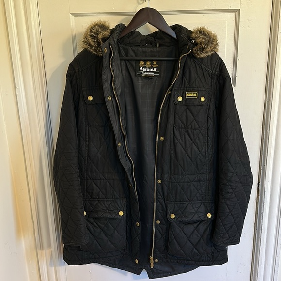 Barbour Enduro Quilted Jacket - Picture 10 of 12